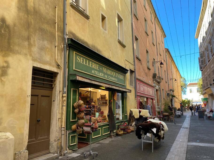 Akropole De Caroline, Central, Lumineux, Calme, Free Parking, Lift, 3 Beds Draguignan Esterno foto